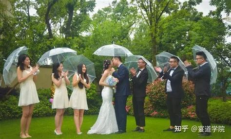 结婚当天下雨|新娘出嫁下雨有什么寓意，结婚当天，如果天降大雨，这预示着什。